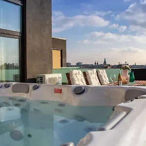 Apartment Centropolitan Penthouse #jacuzzi #freeparking, Budapest
